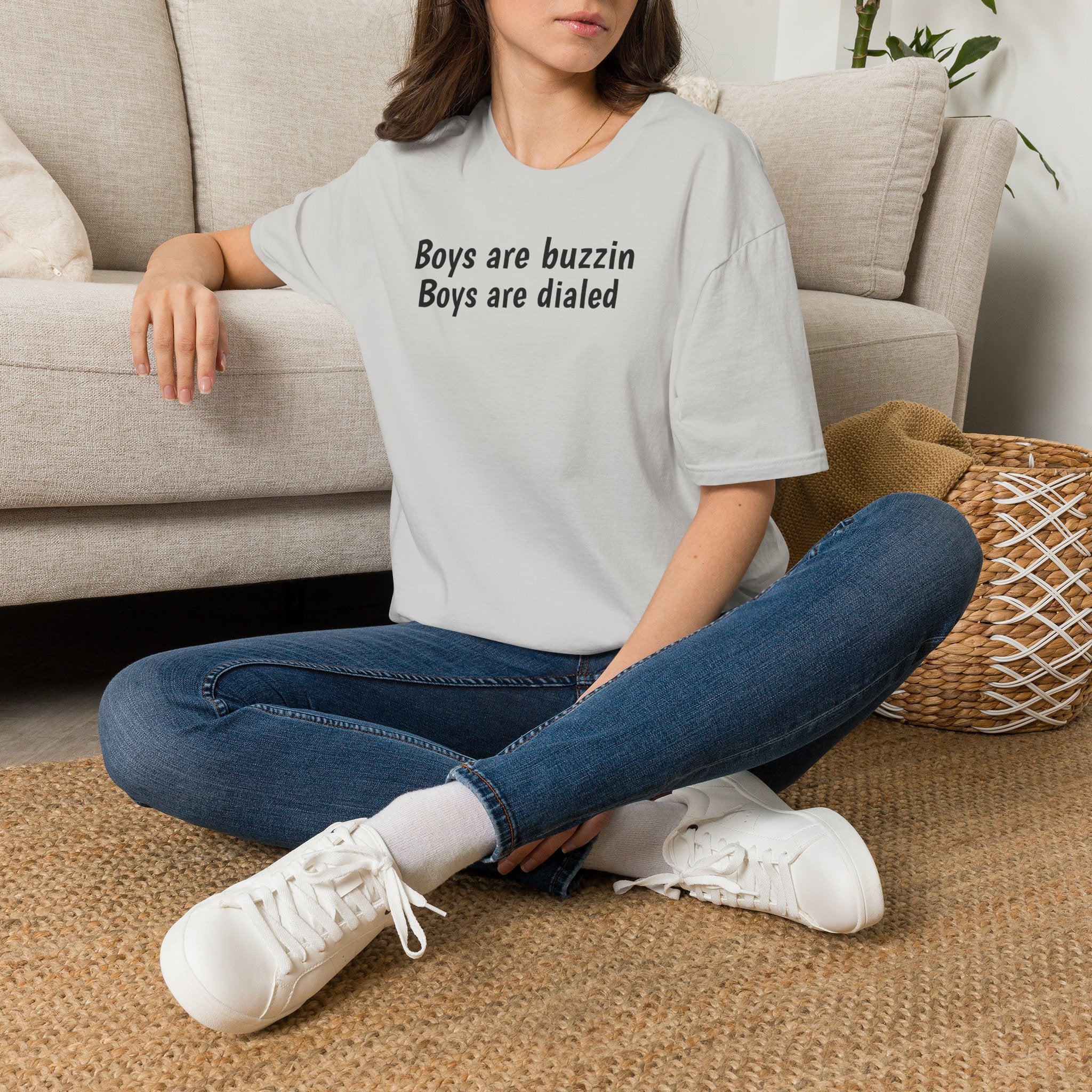 Boys are buzzin Boys are dialed T-Shirt